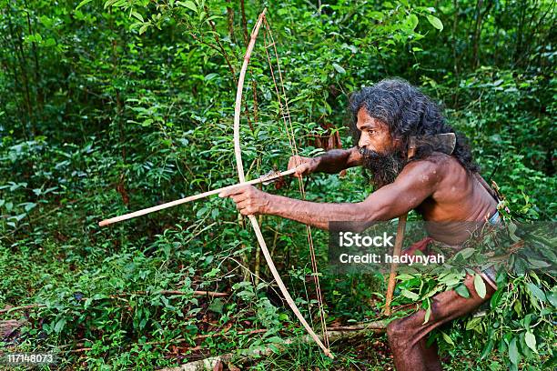 Photo libre de droit de Vedda Personnes Sri Lanka banque d'images et plus d'images libres de droit de Adulte - Adulte, Arbre tropical, Asie