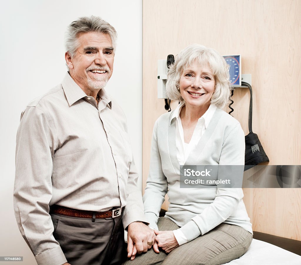 Altes Paar in einer Prüfungsraum - Lizenzfrei 60-69 Jahre Stock-Foto