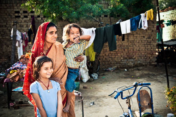 indian família - india slum poverty family - fotografias e filmes do acervo