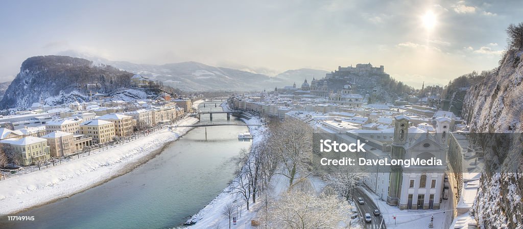 Manhã de inverno na Europa - Foto de stock de Alpes europeus royalty-free
