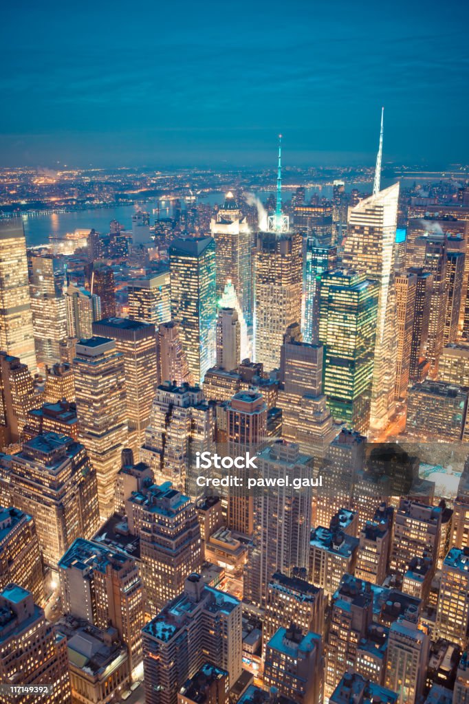 Midtown Manhattan de cima - Foto de stock de Iluminado royalty-free