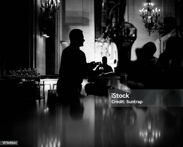 Blanco Y Negro Artístico Representación De Un Bar Y Sala De Estar Foto de stock y más banco de imágenes de Cóctel - Bebida alcohólica