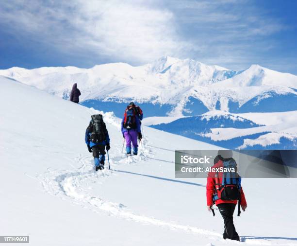 Team Der Bergsteiger Stockfoto und mehr Bilder von Bergsteigen - Bergsteigen, Menschengruppe, Schnee