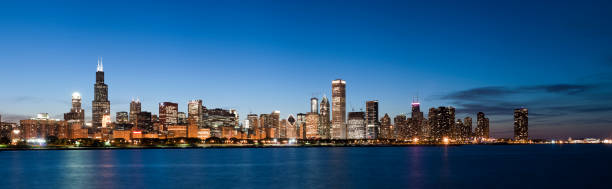 istock Panoramic View of Chicago Skyline at Dusk 117150174