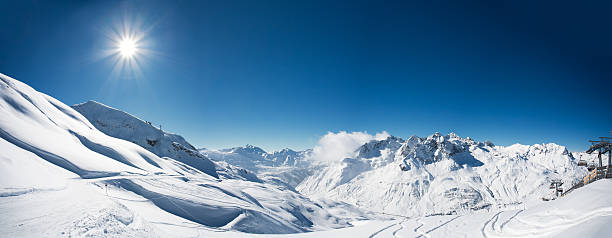 панорамный вид на санкт-антон am арльберг ski area. xxl - lechtal alps стоковые фото и изображения