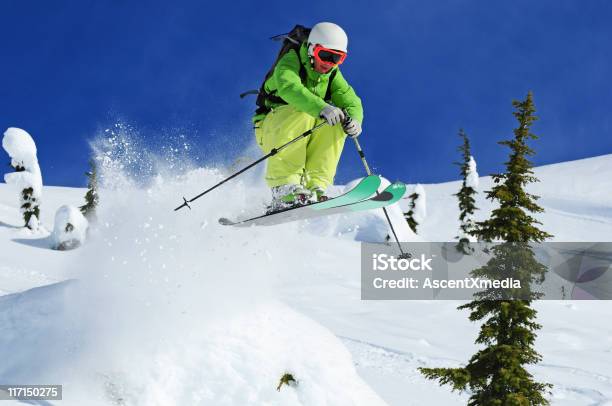 Foto de Extreme Esquiador e mais fotos de stock de Esqui - Esqui e snowboard - Esqui - Esqui e snowboard, Pular, Esqui - Equipamento esportivo