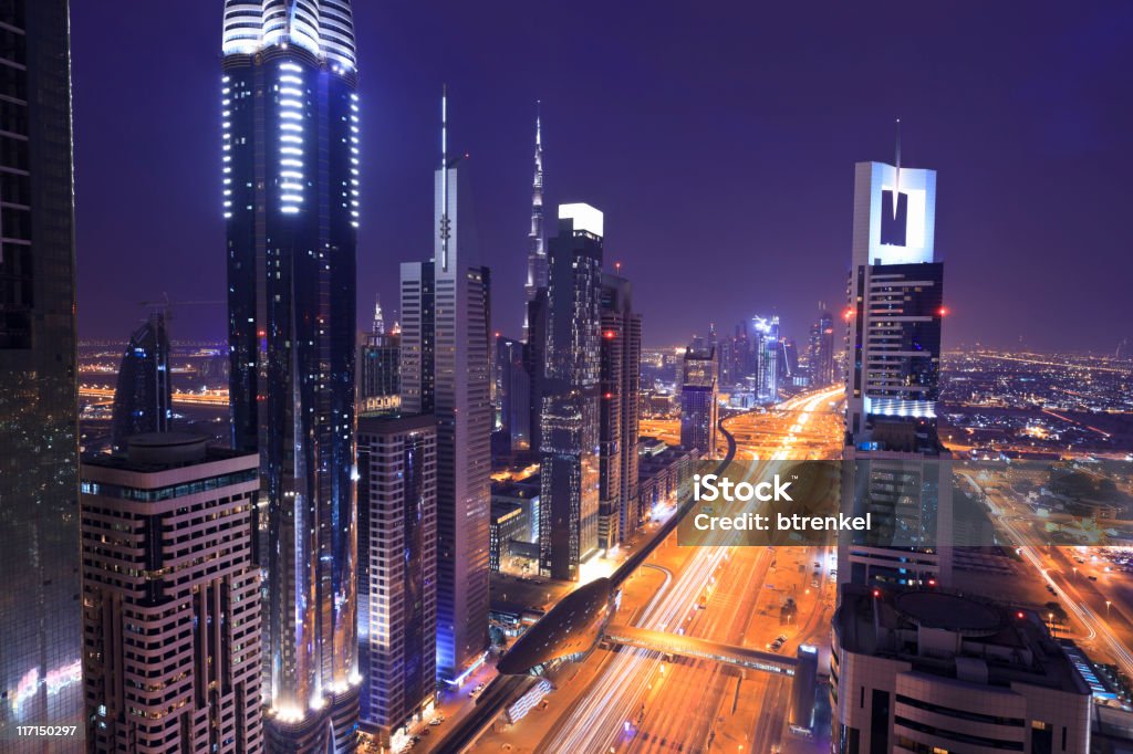 Dubai-Sheik Zayed Road - Foto de stock de Arquitetura royalty-free