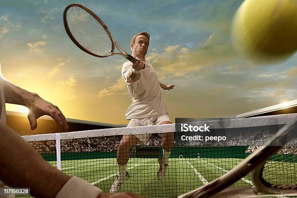 Jogadores De Ténis - Fotografias de stock e mais imagens de Ténis - Desporto com Raqueta - Ténis - Desporto com Raqueta, Wimbledon, Quadra desportiva