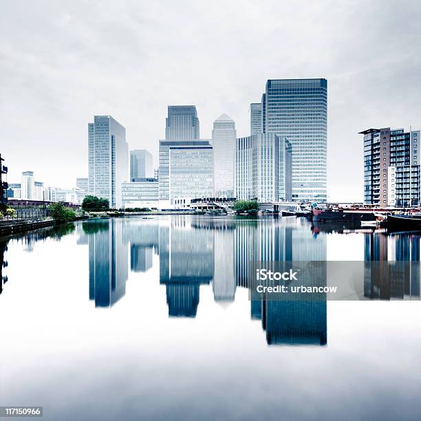 Canary Wharf - Fotografie stock e altre immagini di Canary Wharf - Canary Wharf, Orizzonte urbano, Londra