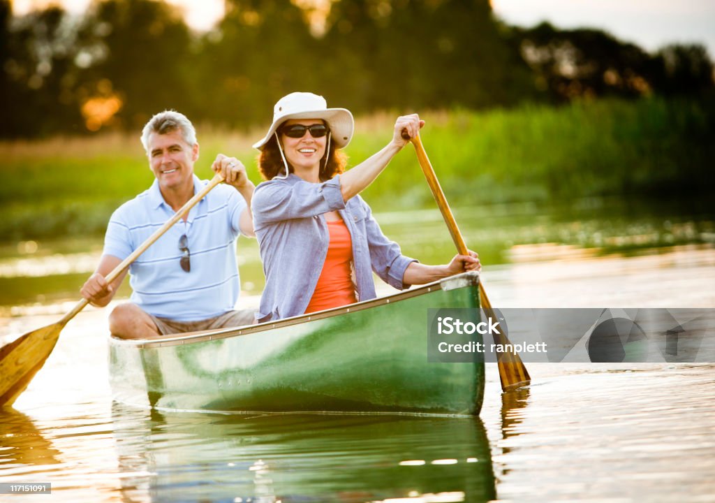 Casal maduro com um estilo de vida saudável ao ar livre - Foto de stock de Casal royalty-free