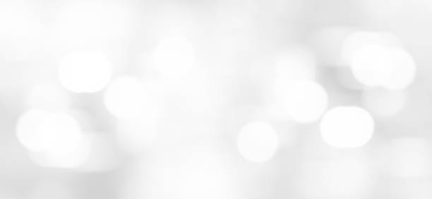 astratto sfocato morbido argento bianco bello di lampada elettronica luce interno camera sfondo per il banner di design e concetto di presentazione - sfondo argentato foto e immagini stock