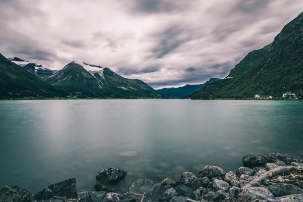 The Stryn lake, Stryn, Norway - NIKON D850 - 16.0-35.0 mm f/4.0 @ 16 mm - 15,0 sec a ƒ / 10 - 64 ISO