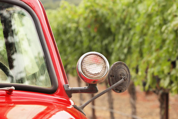 vintage czerwony samochód ciężarowy - carneros valley napa valley vineyard california zdjęcia i obrazy z banku zdjęć