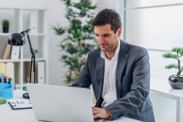 istock Businessman working on laptop 1171571602