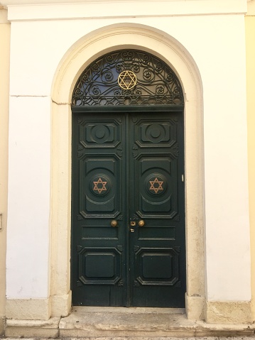 Entrada a la sinagoga Scuola Greca photo