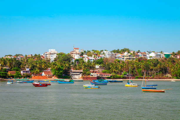 punto de vista de la capa de doña paula, goa - panjim fotografías e imágenes de stock