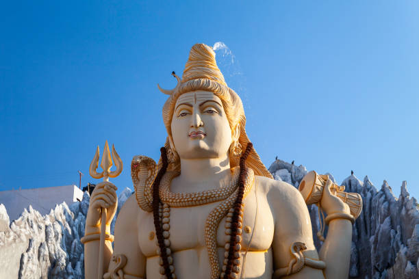 templo de shivoham shiva em bangalore - shiv bangalore shiva god - fotografias e filmes do acervo