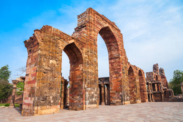 istock Iron pillar of Delhi, India 1171586420