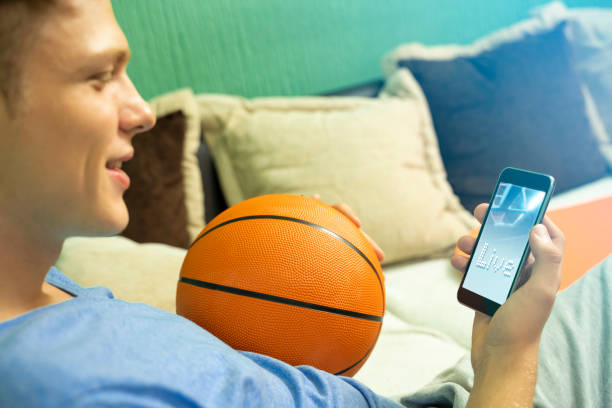 istock live sports stream on smartphone 1171617003