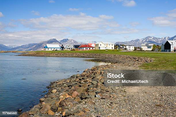 Höfn Islândia - Fotografias de stock e mais imagens de Aldeia - Aldeia, Ao Ar Livre, Azul