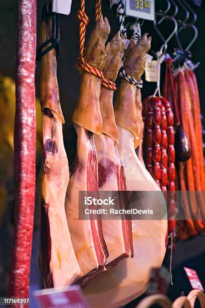 Butcher - zdjęcia stockowe i więcej obrazów Danie mięsne - Danie mięsne, Targ rolny, Artykuły spożywcze