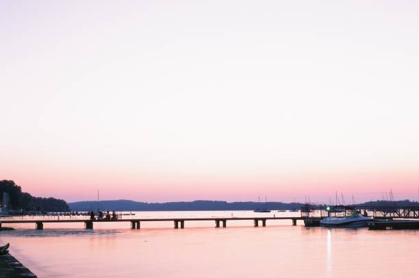 tramonto sul lago mendota - università del wisconsin madison immagine foto e immagini stock