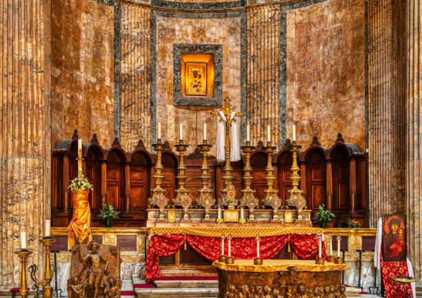 istock Altar in a catholic church in Italy 1171739309