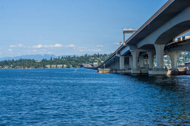 istock Lake And Seattle Bridges 2 1171752986