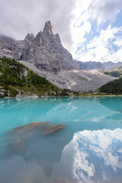 istock Sorapis Lake - Dolomites - Italy 1171763518