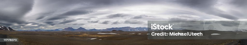 Nuvens negras acima da Islândia - Foto de stock de Branco royalty-free