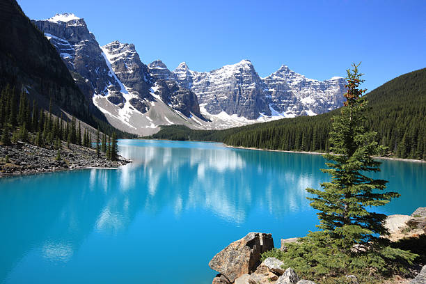 istock Moraine Lake, Canadian Rockies 117181013