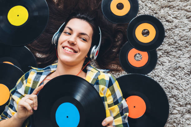 istock Listening to old records 1171816253