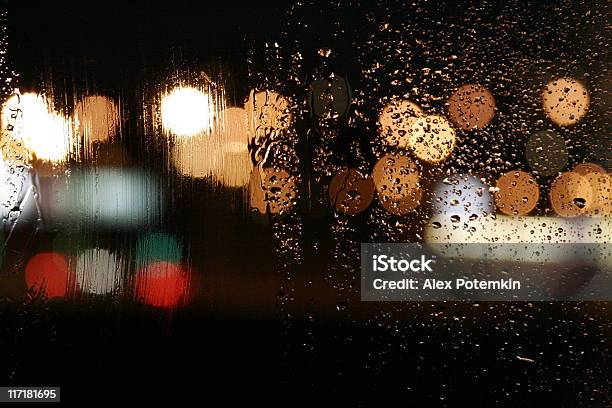 Autunno Pioggia Autunno Bagnato Notte Windowssfondo Astratto - Fotografie stock e altre immagini di Notte