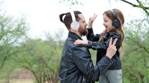 istock Dad and daughter walk around the city 1171839431