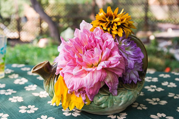 istock Vase of Flowers 117189060