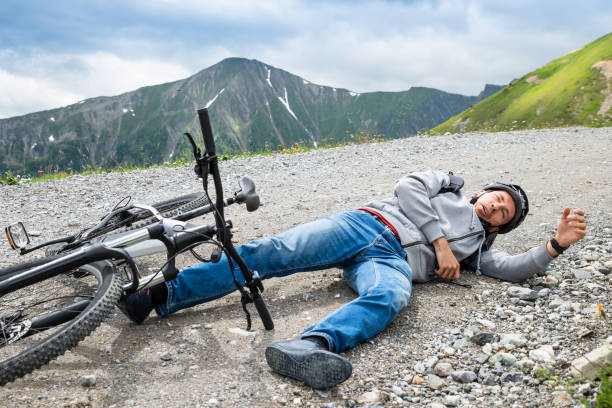 istock Man After Accident On Mountain Bike 1171903536