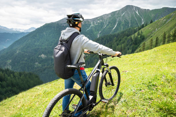 istock Main On Mountain With His Bike 1171903579