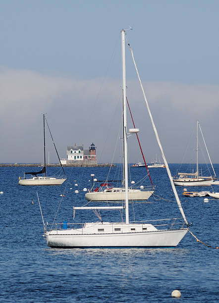 rockland breakwater luz - maine rockland maine waterbreak rockland breakwater light imagens e fotografias de stock