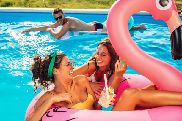 istock Party in the pool 1171952920