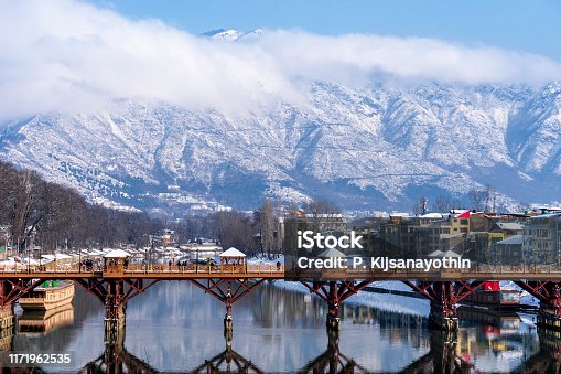 12,083 Kashmir Valley Stock Photos, Pictures & Royalty-Free Images - iStock  | Jammu and kashmir, Taj mahal, Pakistani ethnicity
