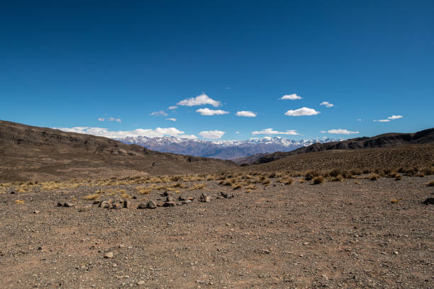 estrada para uspallata - andean community of nations - fotografias e filmes do acervo