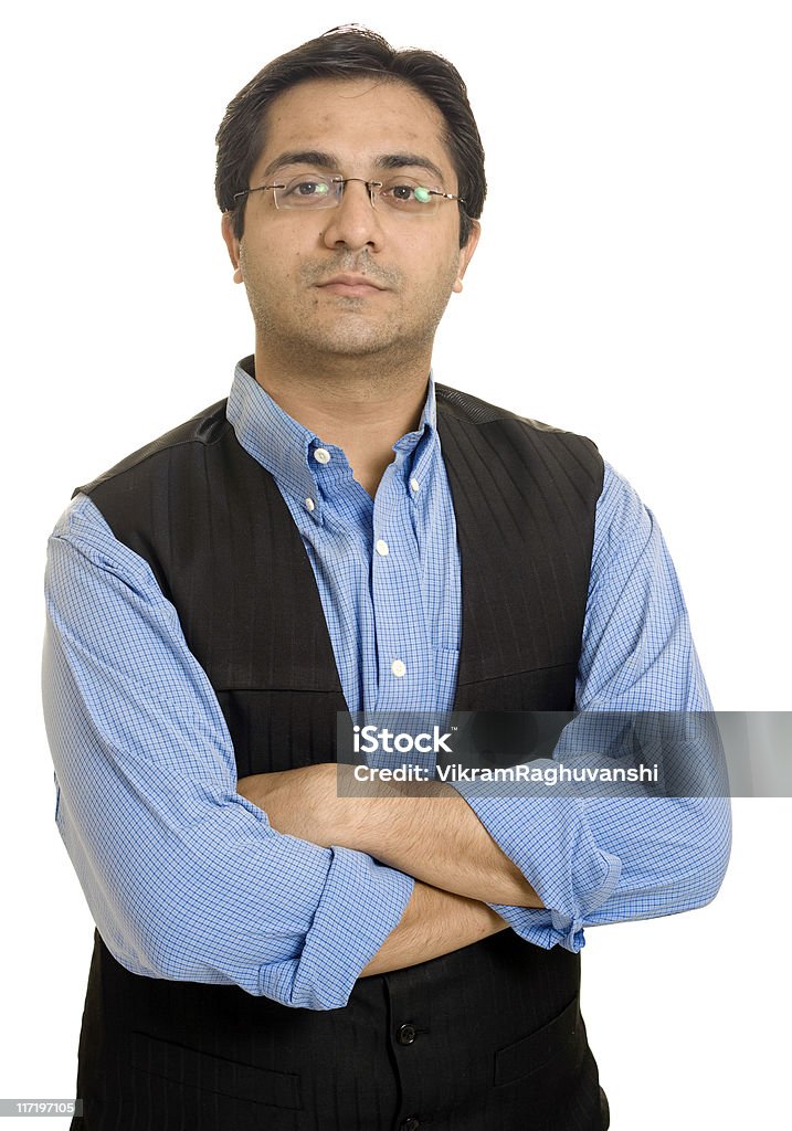 Empresário bem sucedido jovem confiante indiana braços cruzados Isolado no branco - Foto de stock de Fundo Branco royalty-free