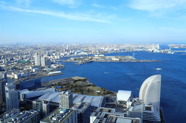 Vista aérea em Yokohama e em Tokyo Bay, Japão - foto de acervo