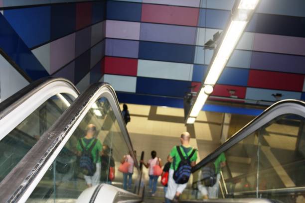 istock PEOPLE IN THE METRO 1172018413