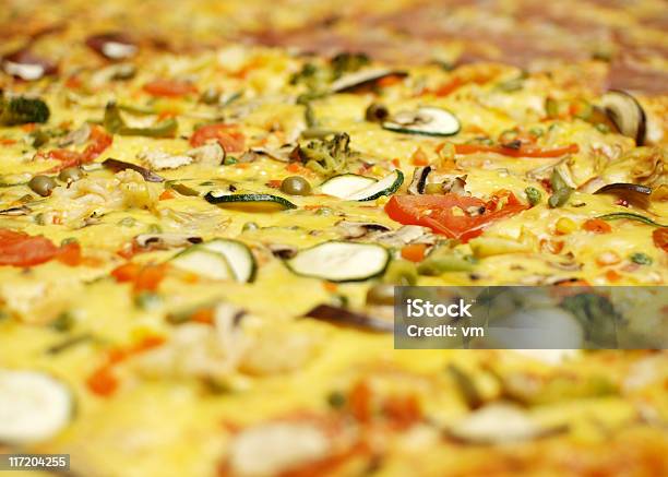 Cucina Vegetariana Pizza - Fotografie stock e altre immagini di Alimentazione non salutare - Alimentazione non salutare, Antipasto, Cena