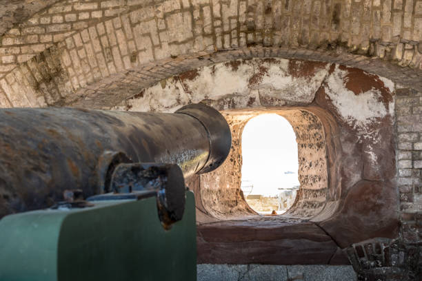 남북전쟁 대포 앳 포트 섬터, 사우스캐롤라이나 - fort sumter 뉴스 사진 이미지