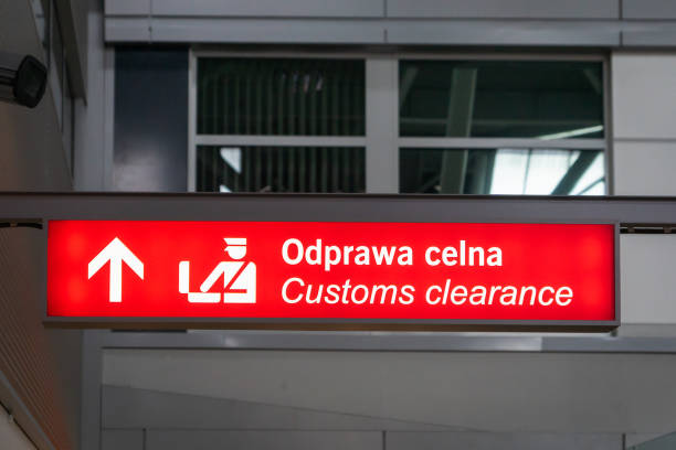 ícone do quadro indicador da alfândega do aeroporto no aeroporto internacional na imigração - customs and excise - fotografias e filmes do acervo