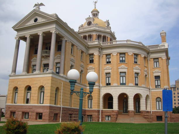 istock Old Court House In Marshall Texas 1172057590