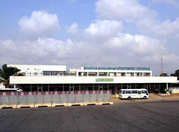 Lomé-Tokoin International Airport - passenger terminal, Lomé, Togo Lomé, Togo: airport terminal - Lomé–Tokoin International Airport - Gnassingbé Eyadéma International Airport (IATA: LFWICAO: DXXX) london fashion week stock pictures, royalty-free photos & images