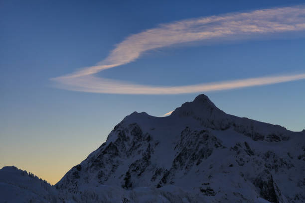 Mount Shuksan at Dawn, North Cascades National Park Artist Point Snowshoe, Mt. Baker Ski Area cascade range north cascades national park mt baker mt shuksan stock pictures, royalty-free photos & images